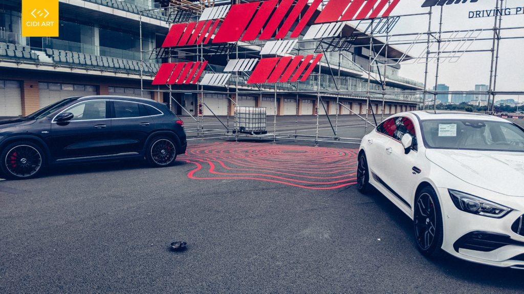 Vẽ tranh trang trí đường đua F1 - Sự kiện Mercedes-Benz tại đường đua F1 Hà Nội 5 Vẽ tranh trang trí đường đua F1 – Sự kiện Mercedes-Benz tại đường đua F1 Hà Nội